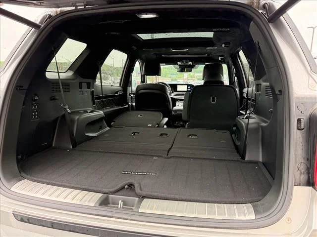 Used 2021 Silver Hyundai Calligraphy image 32