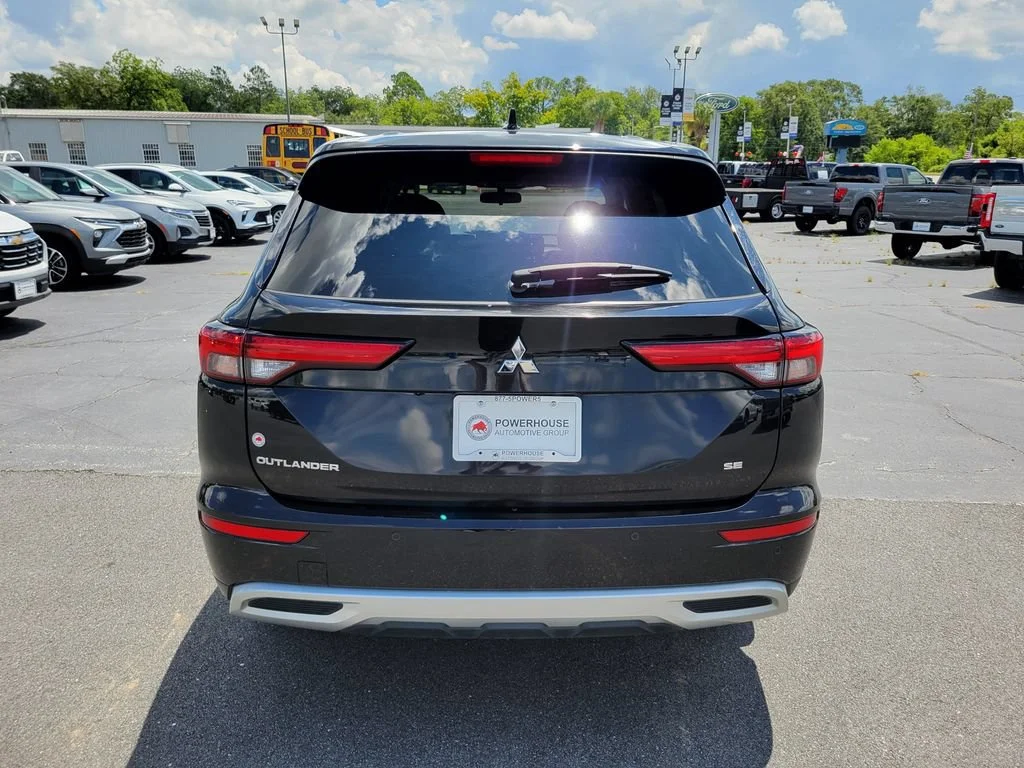 Used 2024 Black Mitsubishi SE image 4