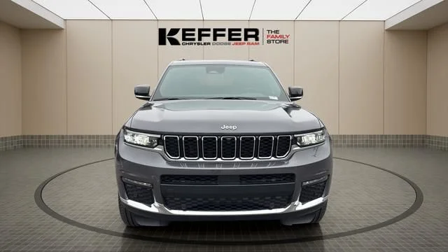 New 2025 Gray Jeep Limited image 9