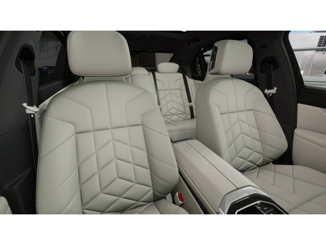 New 2026 Mineral White Metallic BMW 760i xDrive image 11