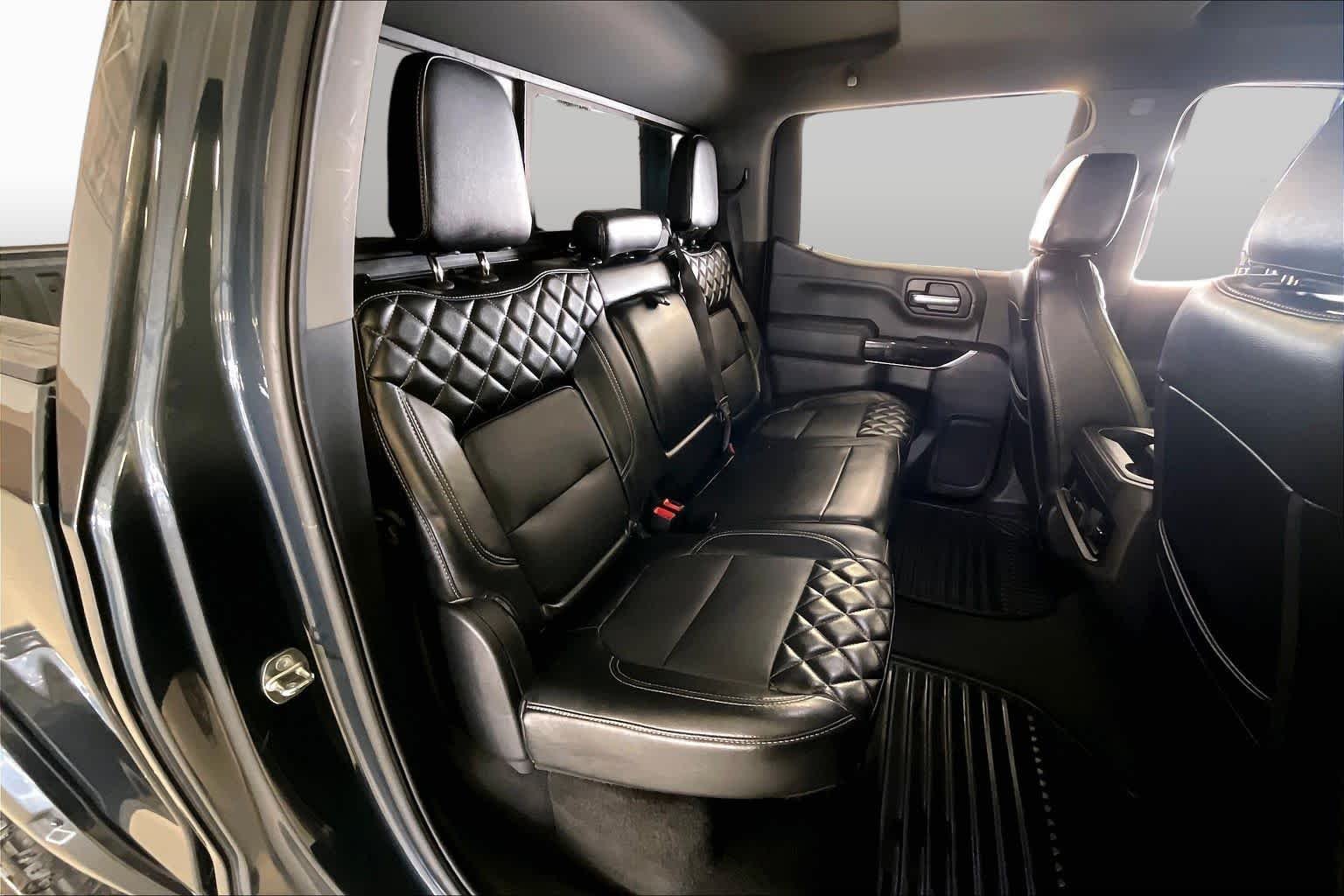 Used 2019 Shadow Gray Metallic Chevrolet RST image 17