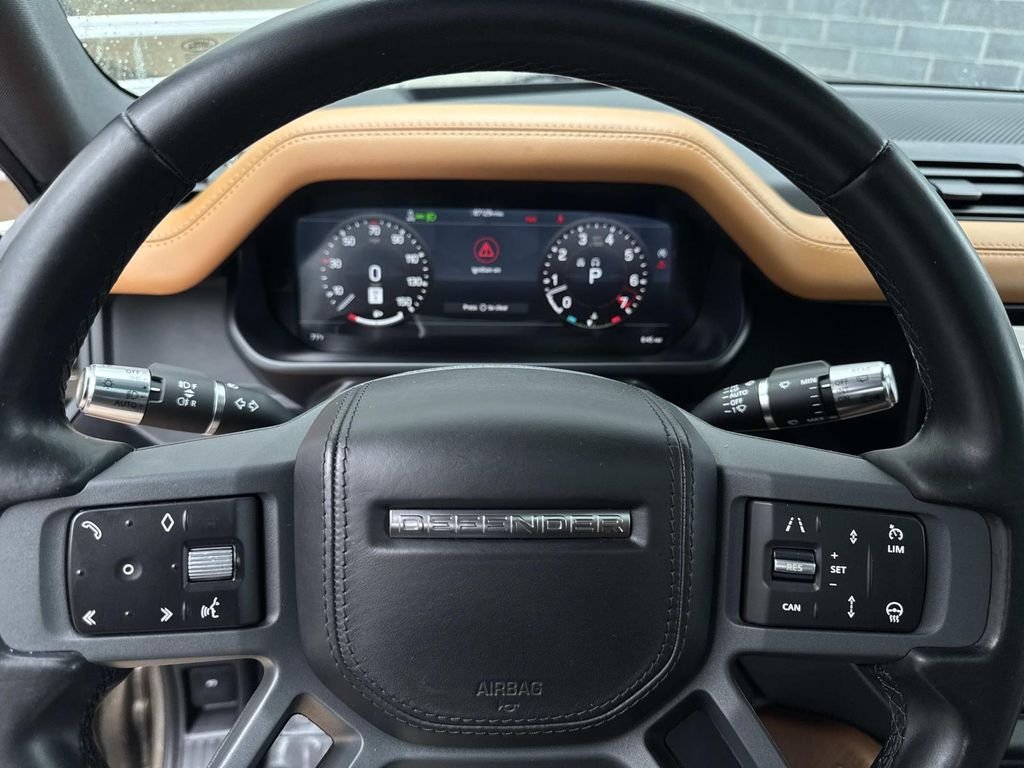Used 2021  Land Rover X image 28