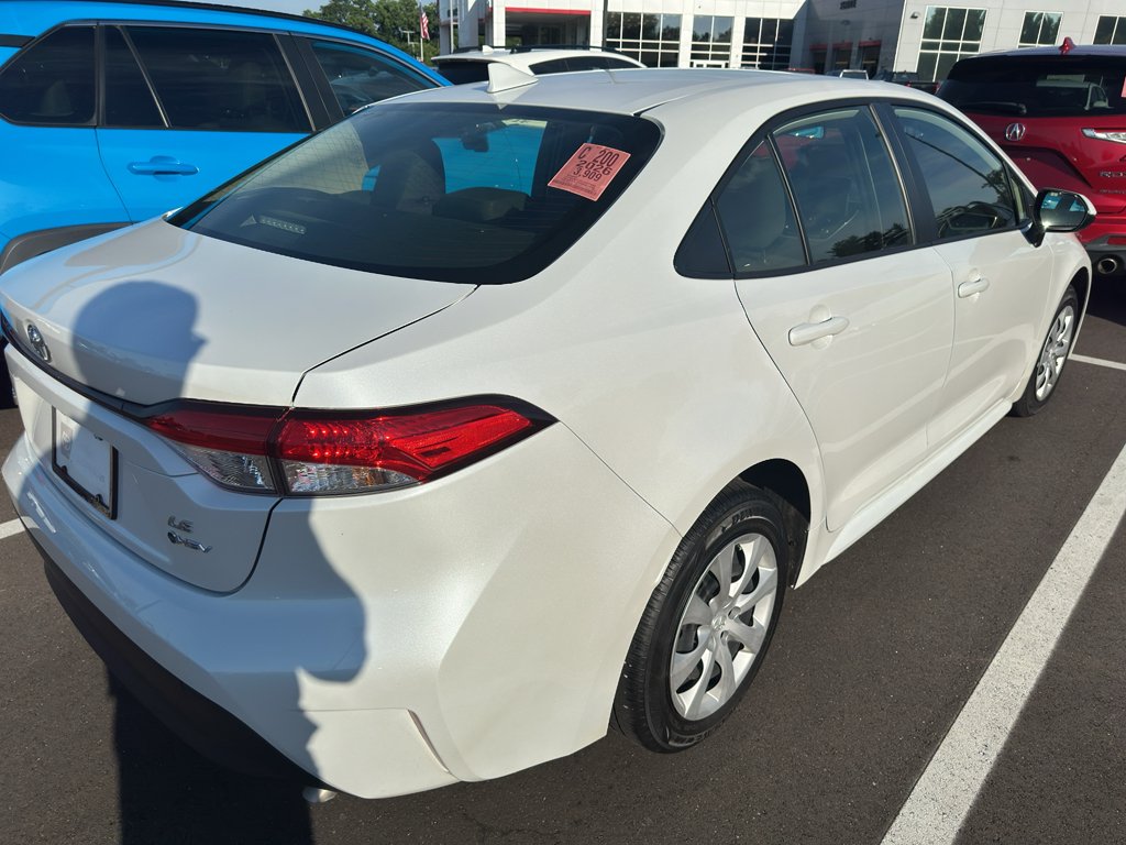 Used 2026 Wind Chill Pearl Toyota Hybrid LE image 4