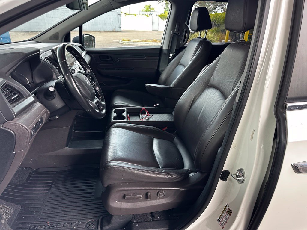 Used 2018 White Diamond Pearl Honda EX-L image 24