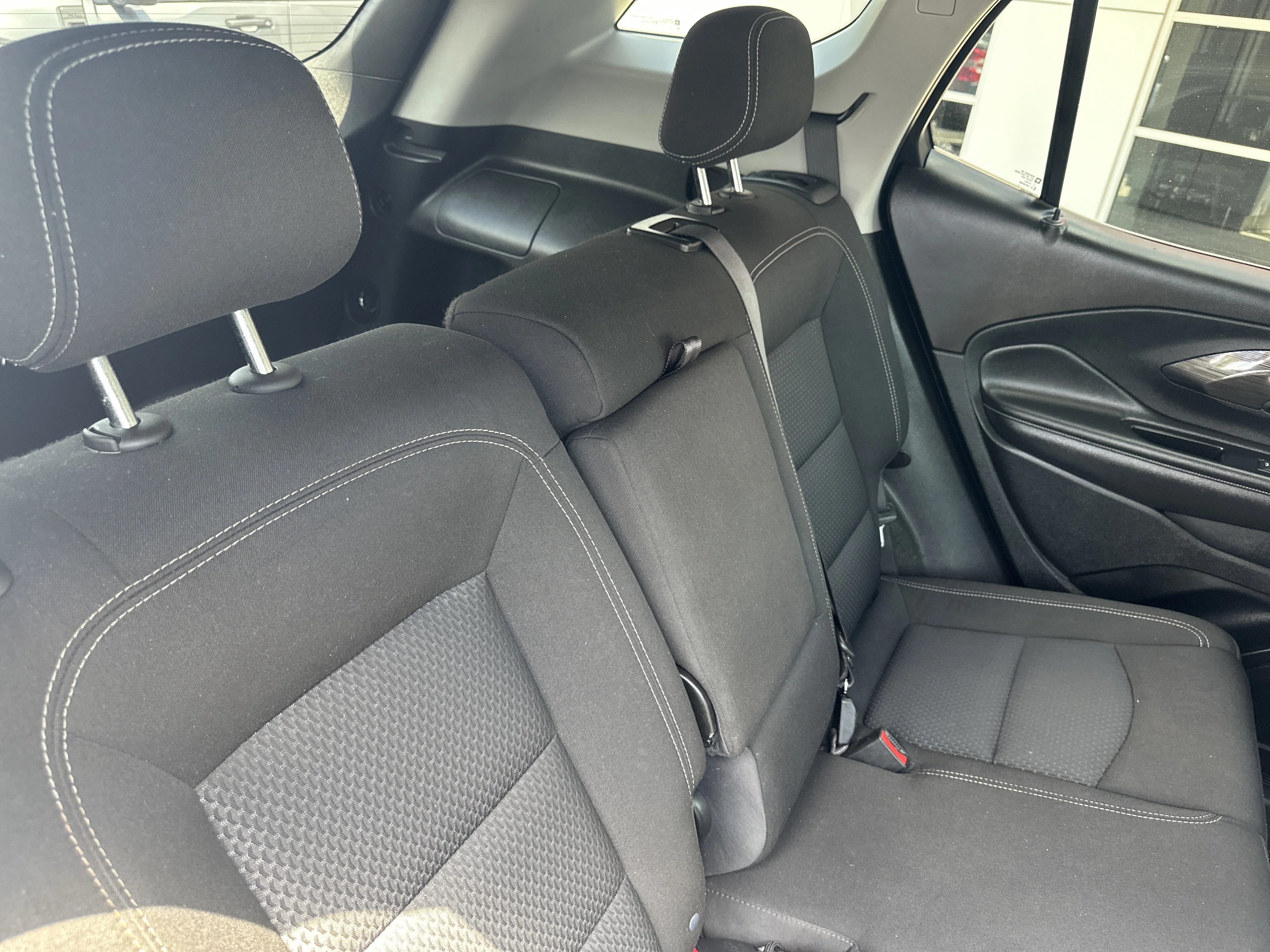 Used 2022 Quicksilver Metallic GMC SLE image 27