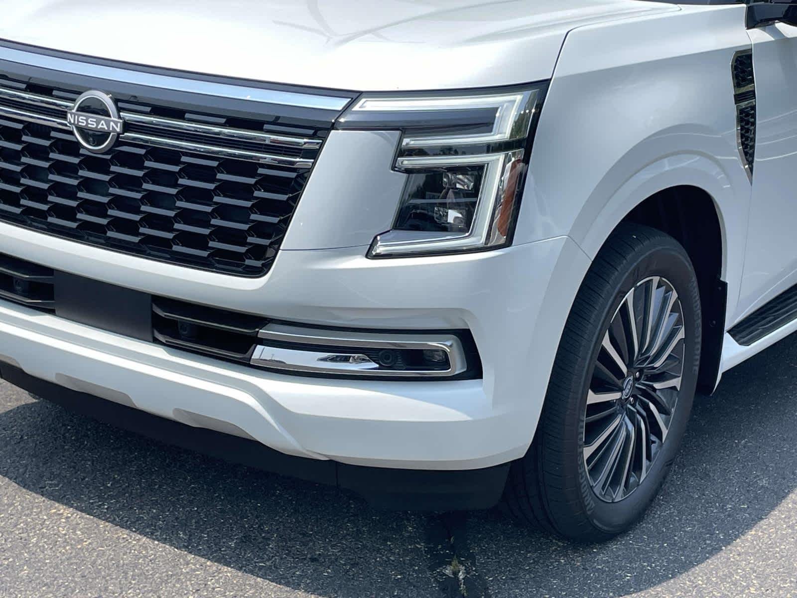 New 2026 Everest White Pearl Tricoat/Super Black Nissan Platinum Reserve image 13