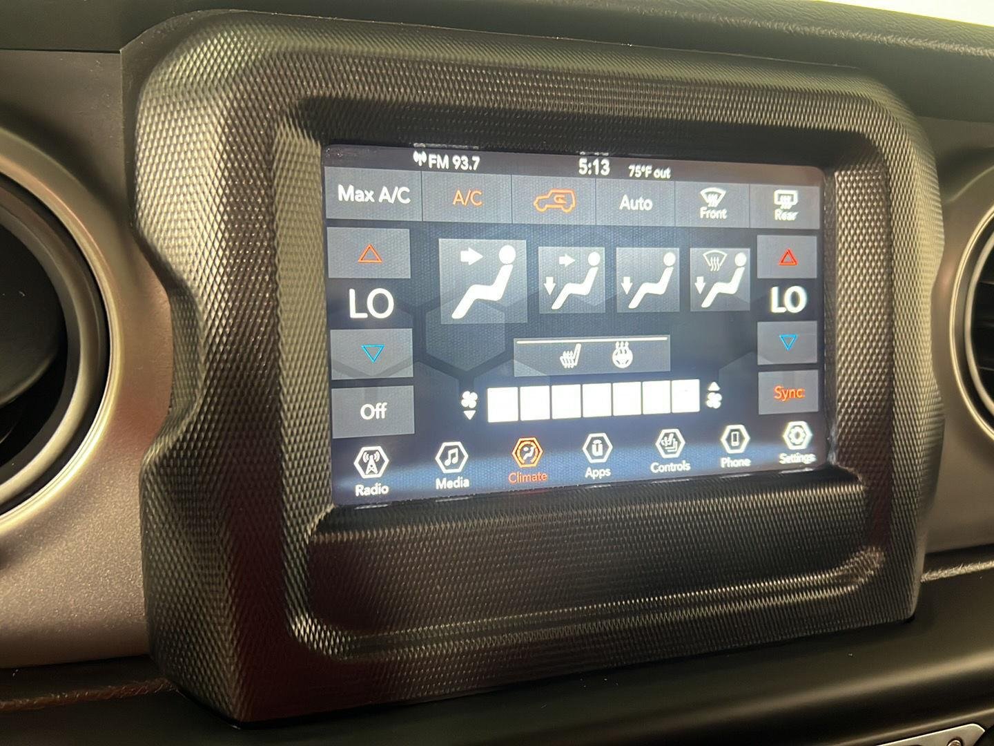 Used 2023 Granite Crystal Metallic Clearcoat Jeep Willys image 19