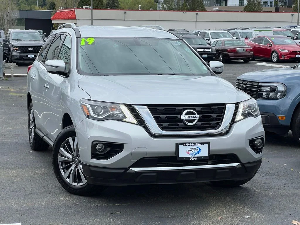 2019 Nissan Pathfinder SV 4WD's photo