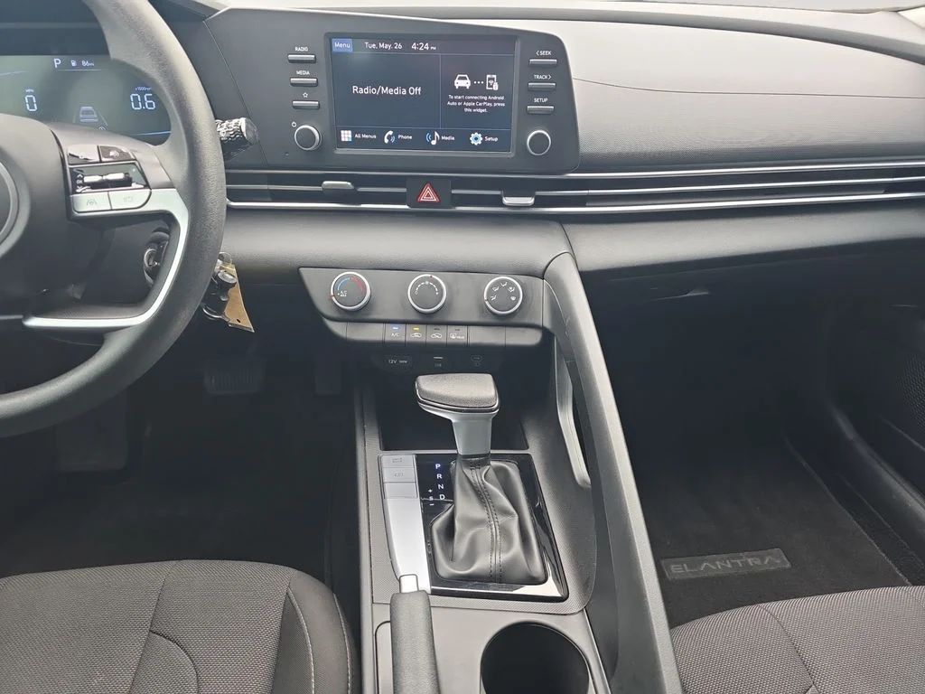 Used 2024 Amazon Gray Hyundai SE image 10