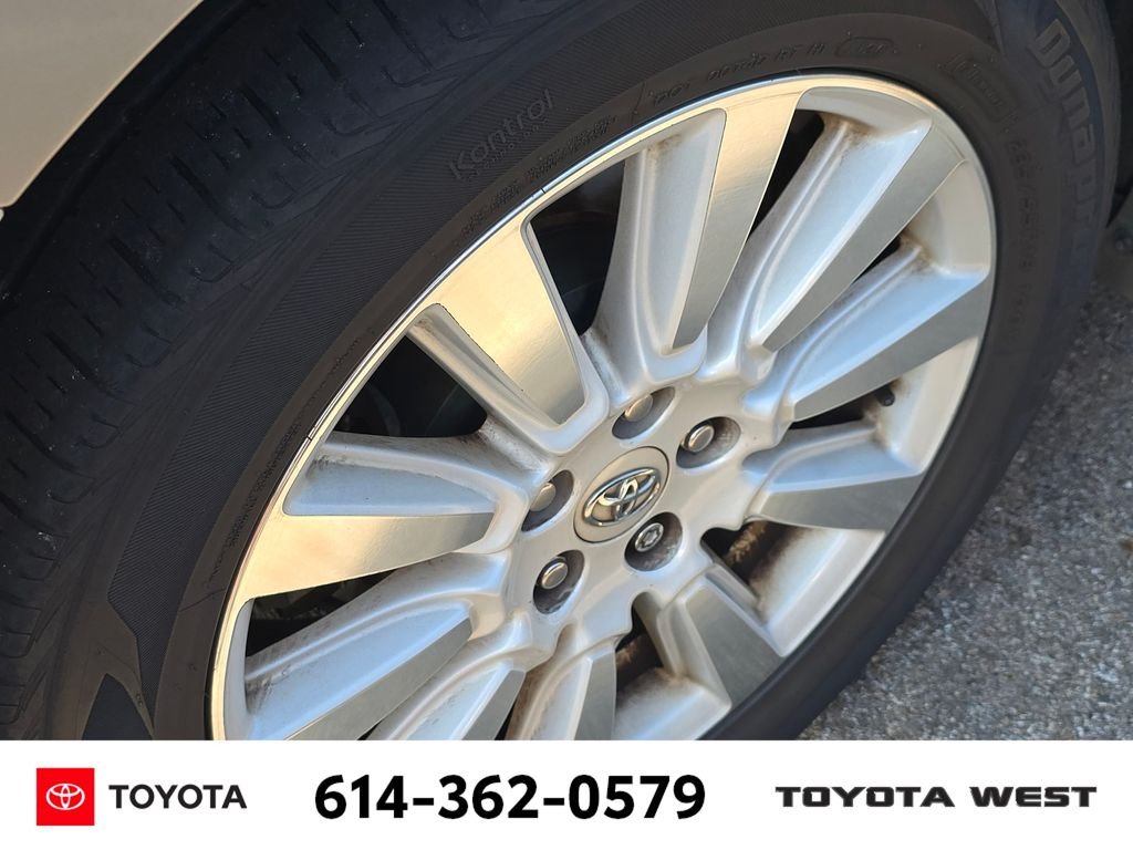 Used 2017  Toyota XLE image 10