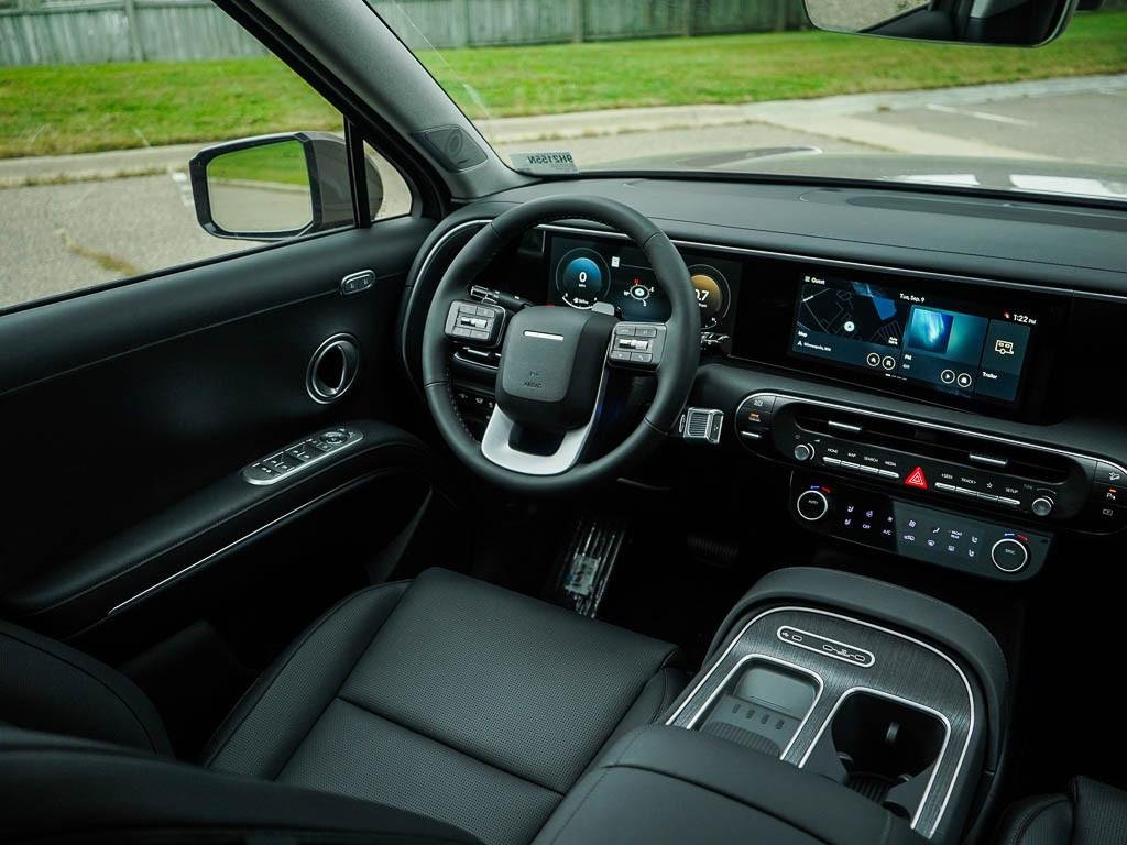 New 2026 Ecotronic Gray Pearl Hyundai Limited AWD image 43