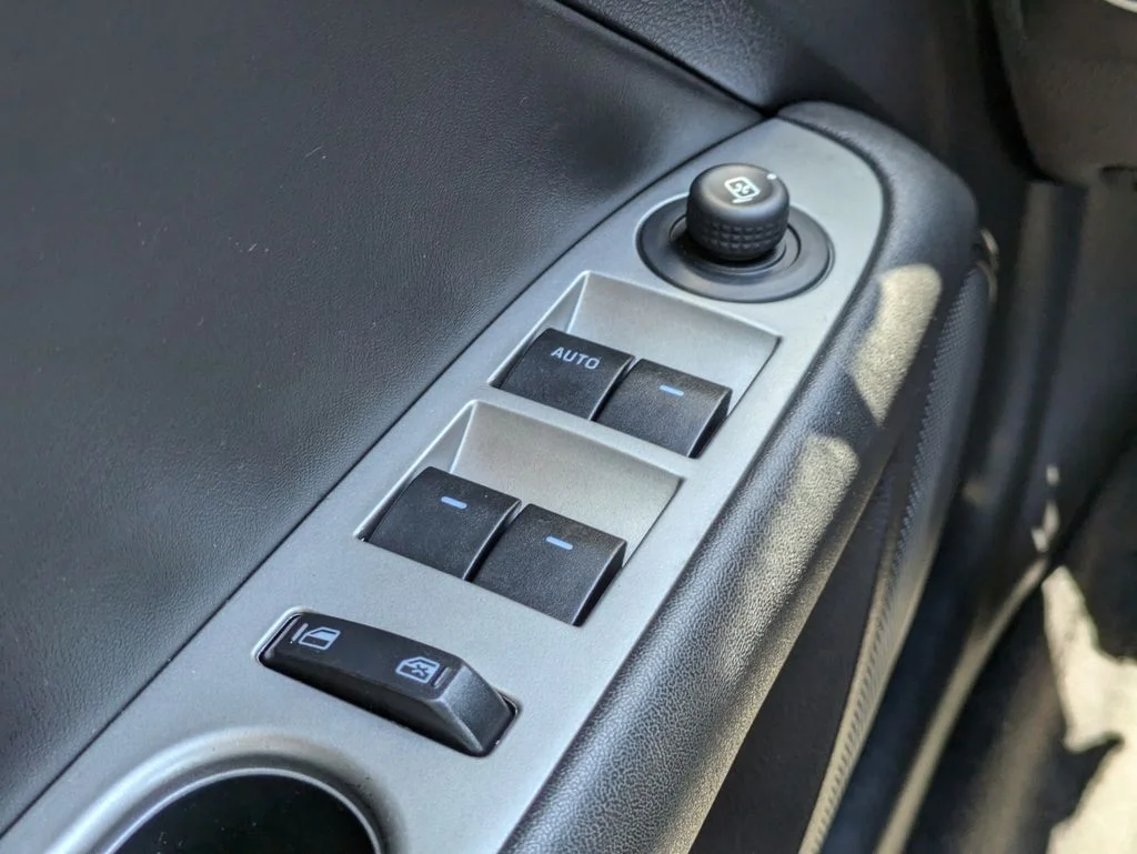 Used 2010 Brilliant Silver Metallic Ford SEL image 23