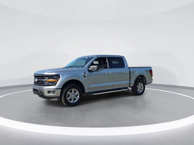 Used 2025 Silver Ford XLT image 4