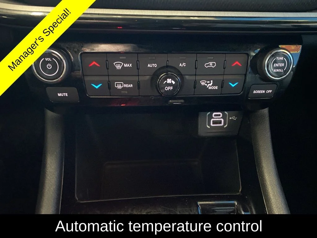 Used 2025 White Jeep Trailhawk image 7