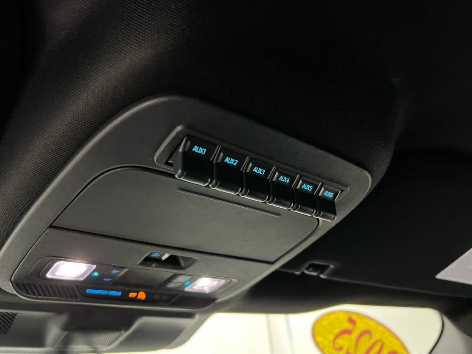Used 2025 Oxford White Ford Tremor image 5