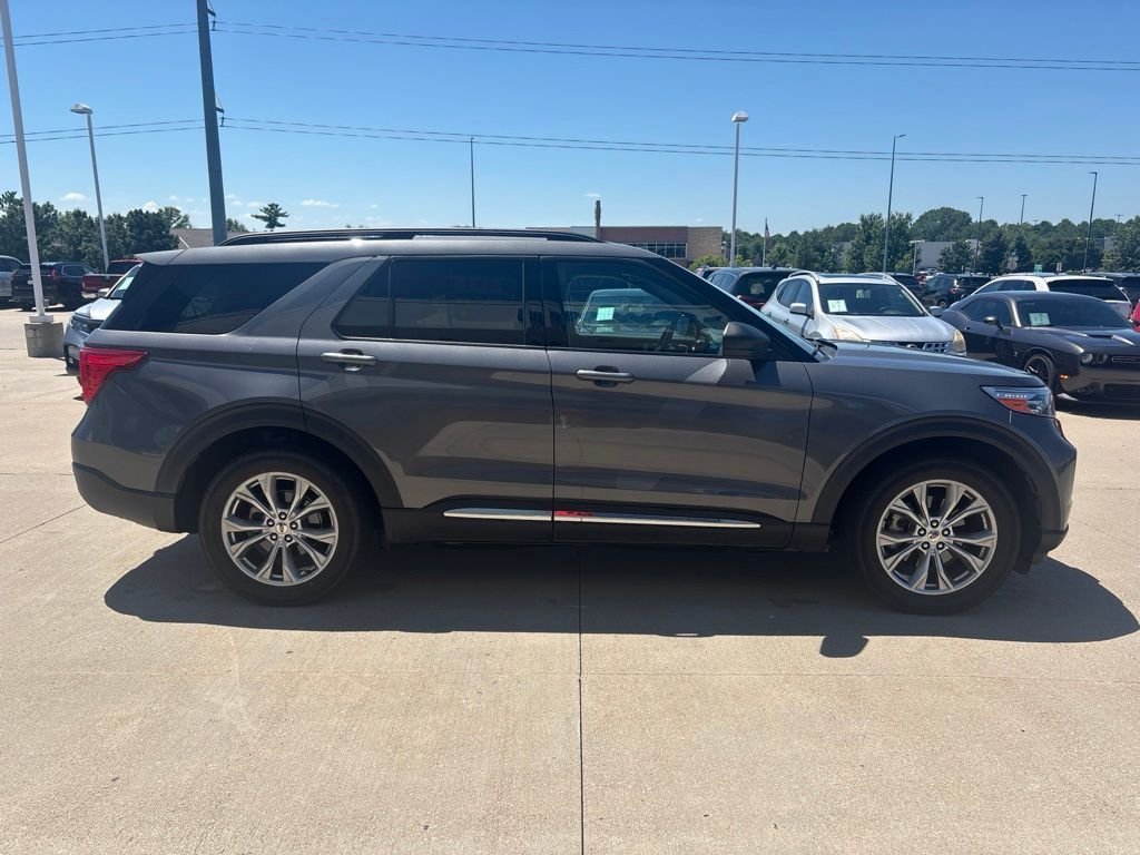 Used 2021 Gray Metallic Ford XLT image 4