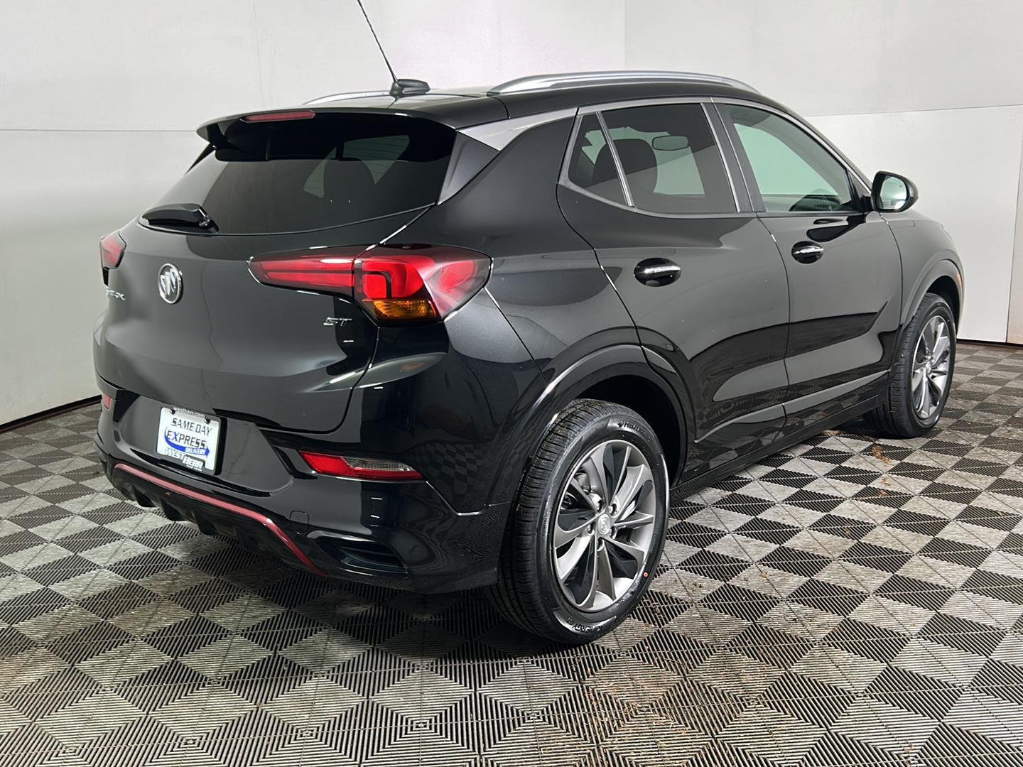 Used 2021 Ebony Twilight Metallic Buick Select image 6
