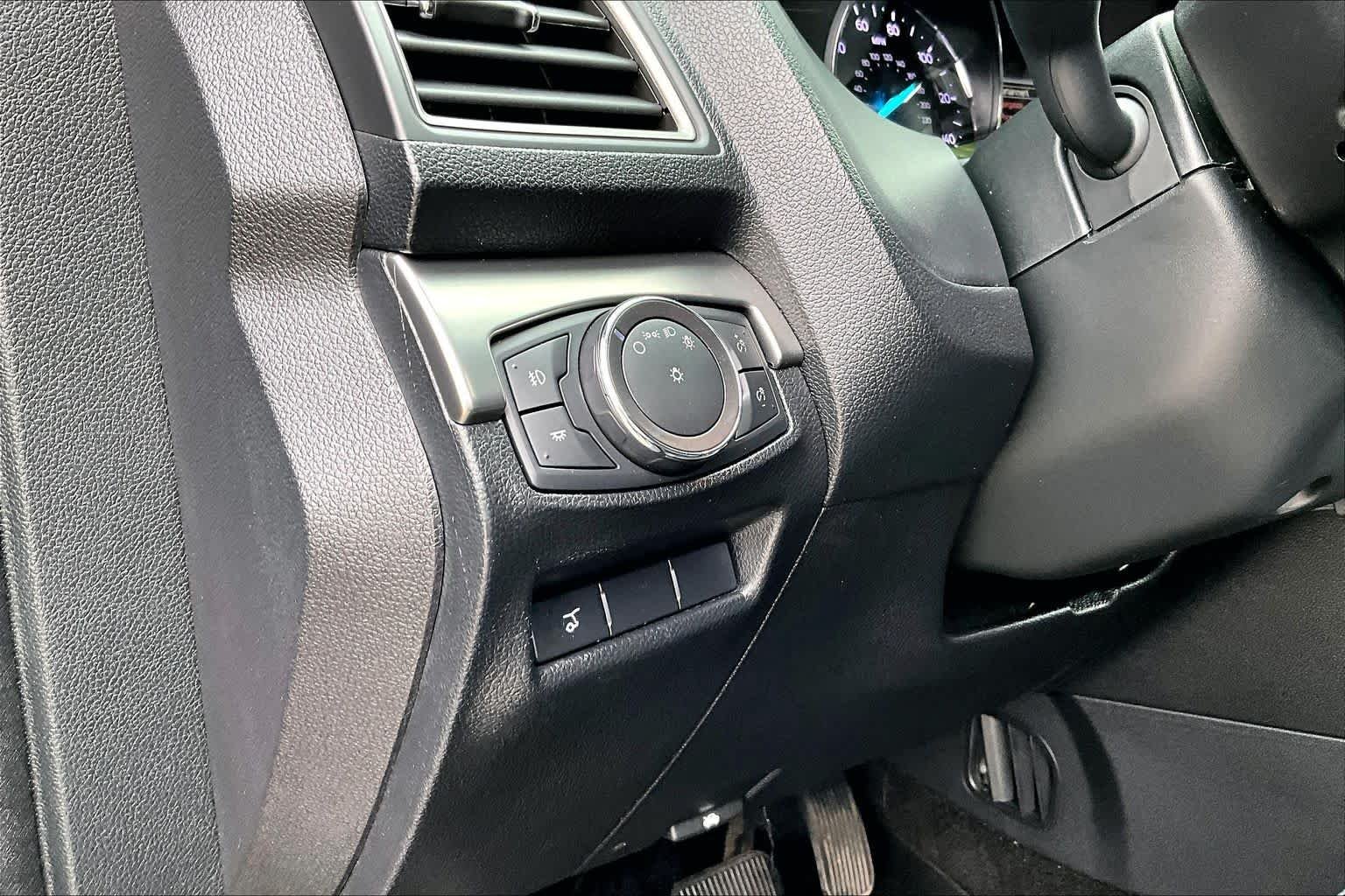 Used 2018 Blue Metallic Ford XLT image 37