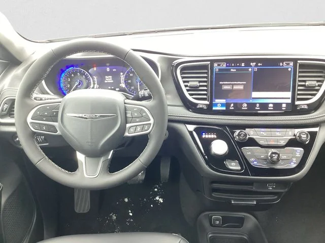 New 2026 Bright White Clearcoat Chrysler SELECT image 11