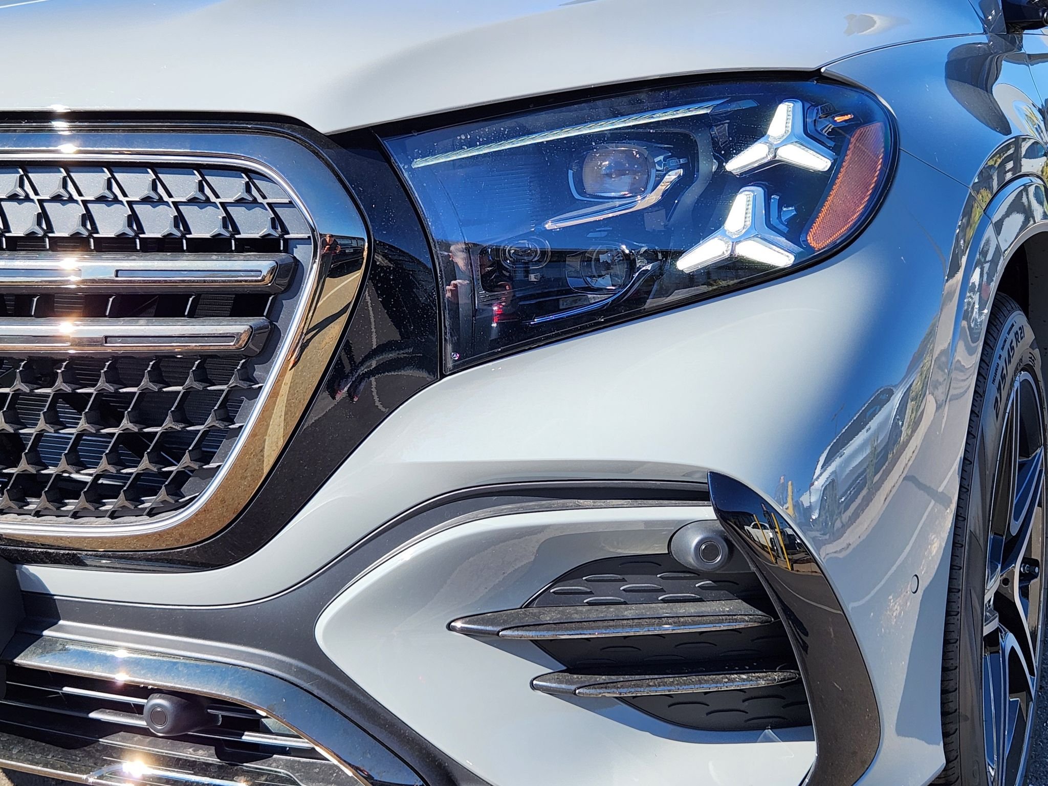 New 2027 MANUFAKTUR Alpine Grey Mercedes-Benz GLS 450 4MATIC® image 5