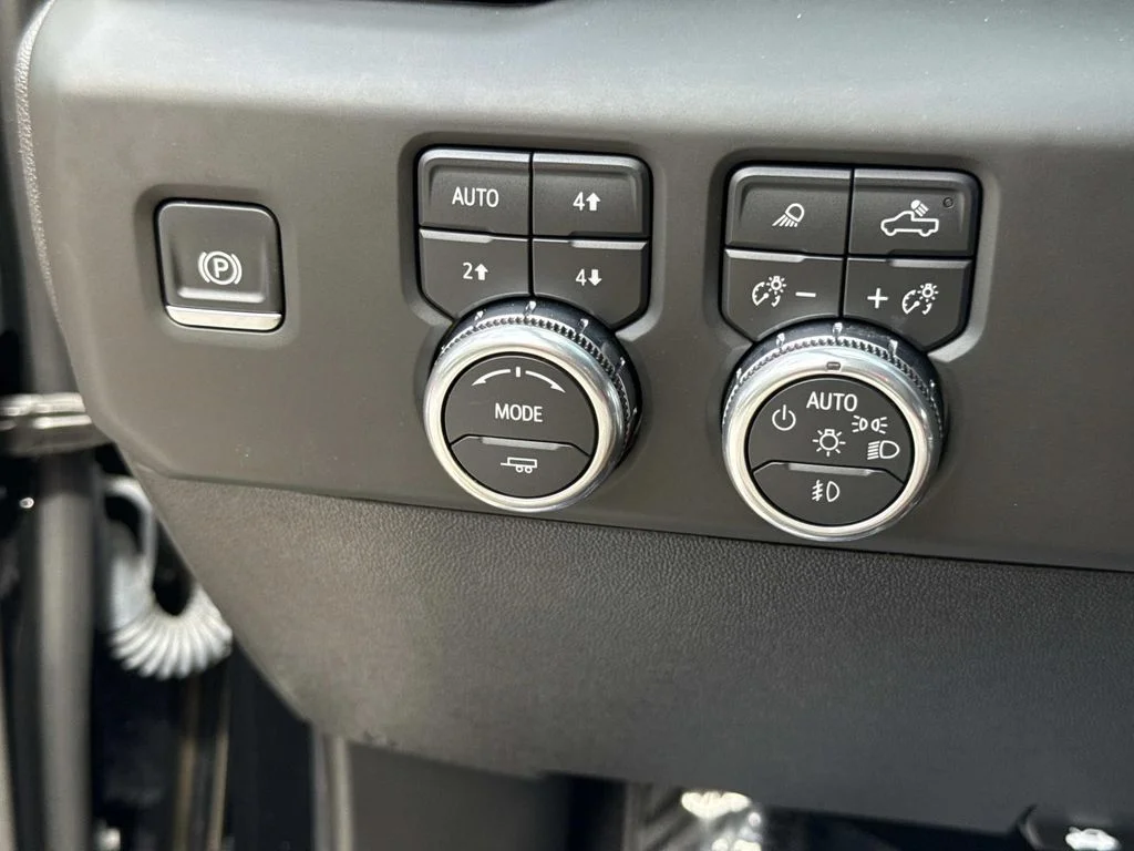 Used 2025 Black GMC Denali Ultimate image 44