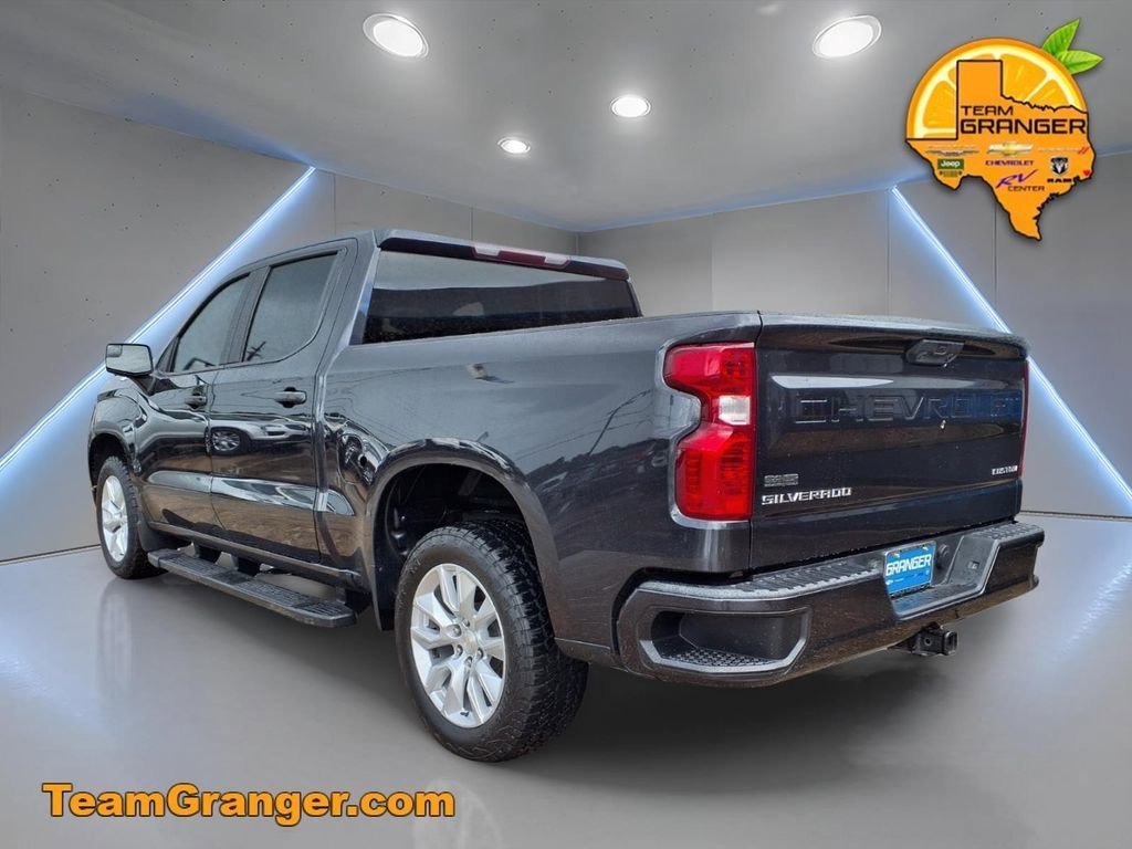 Used 2022 Dark Ash Metallic Chevrolet Custom image 4