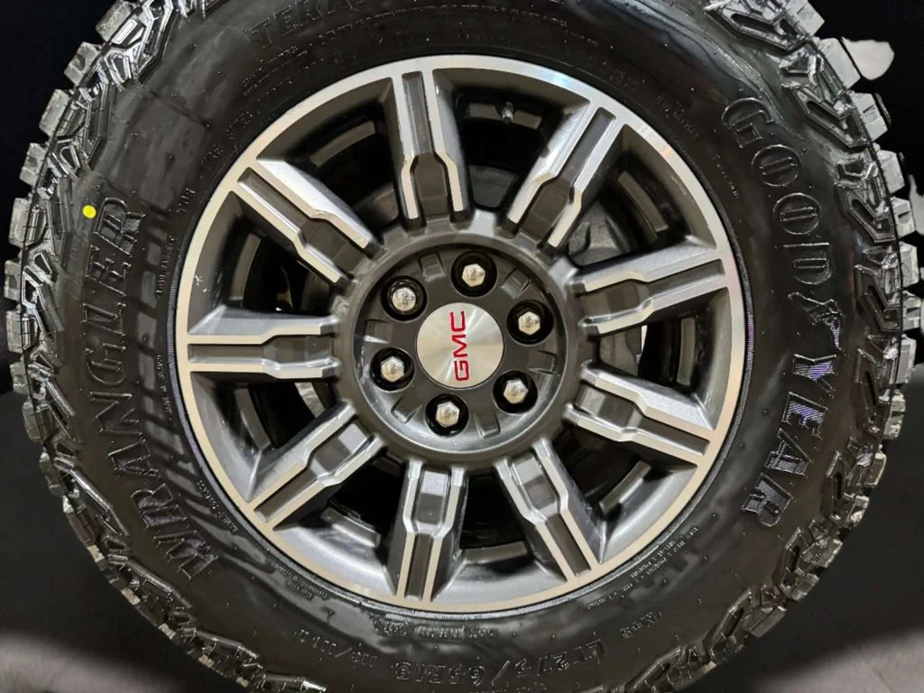 Used 2024 Summit White GMC AT4 image 35