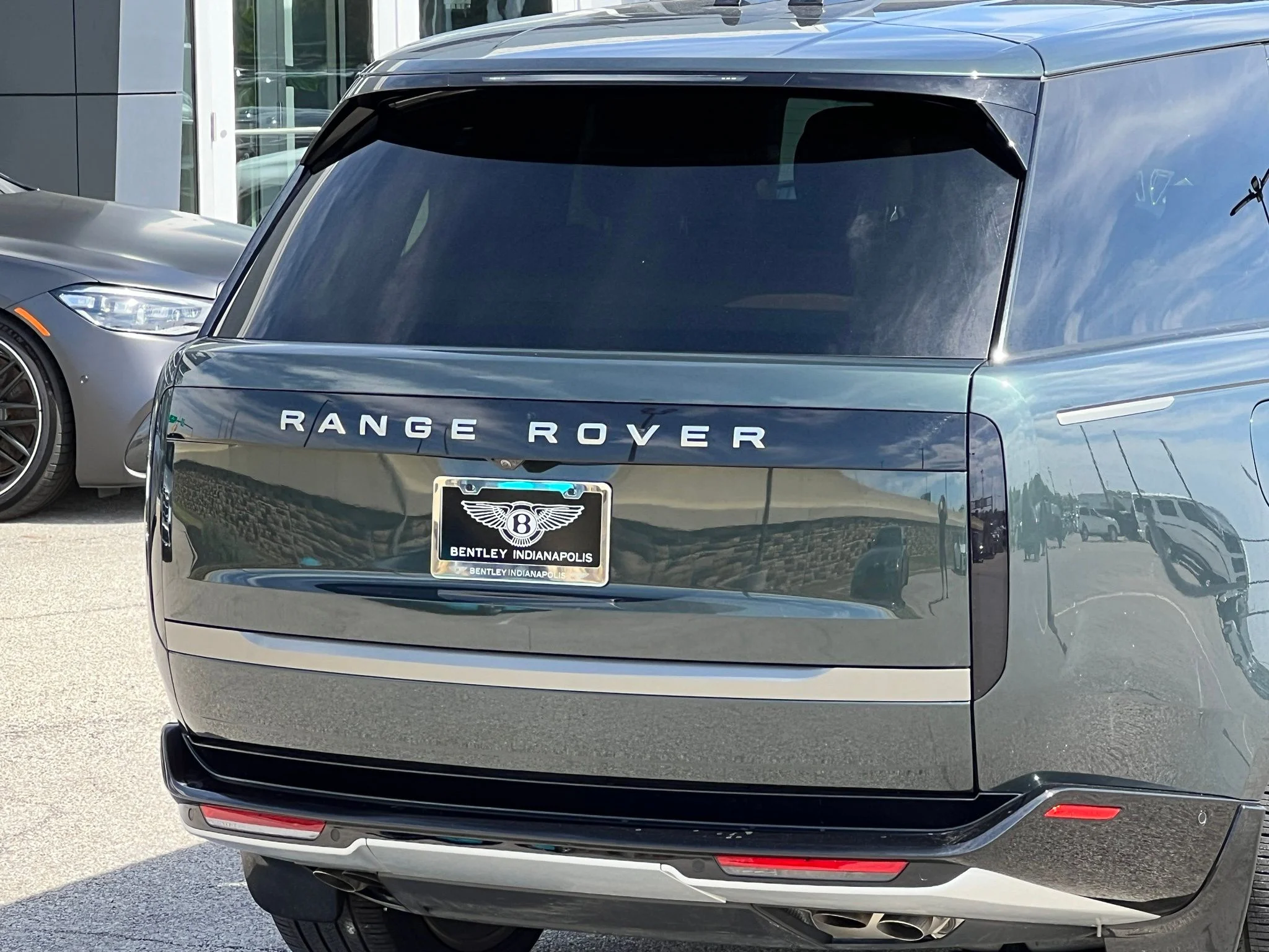 Used 2025  Land Rover Autobiography image 11
