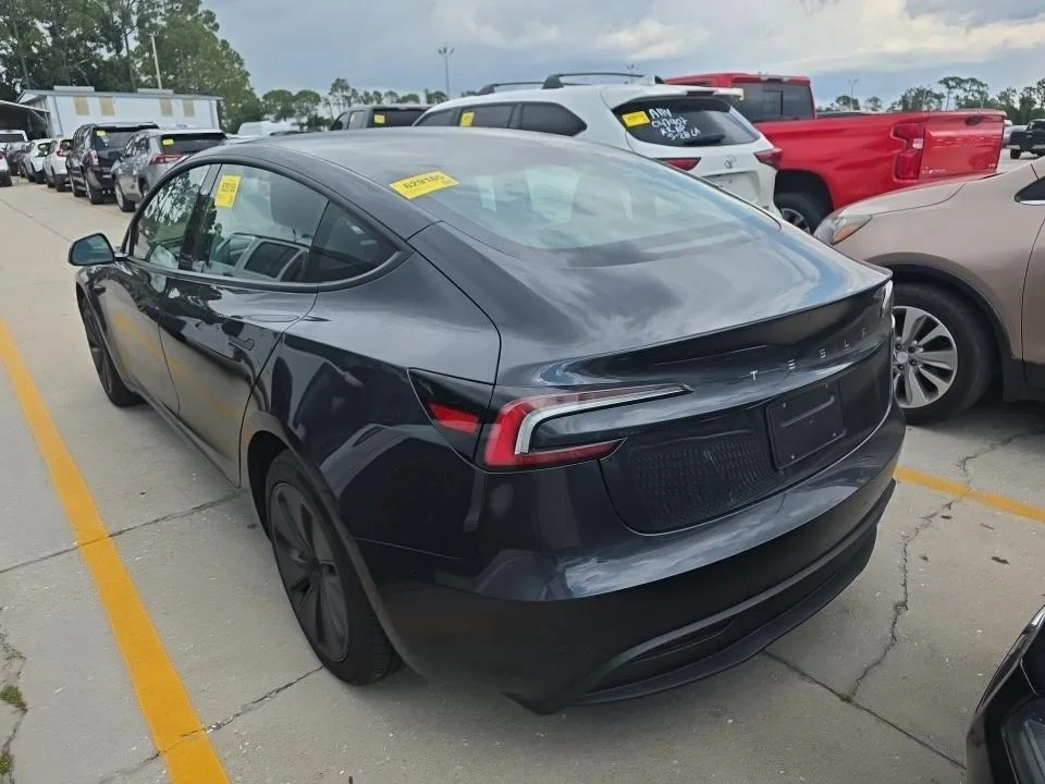 Used 2025  Tesla Long Range image 5