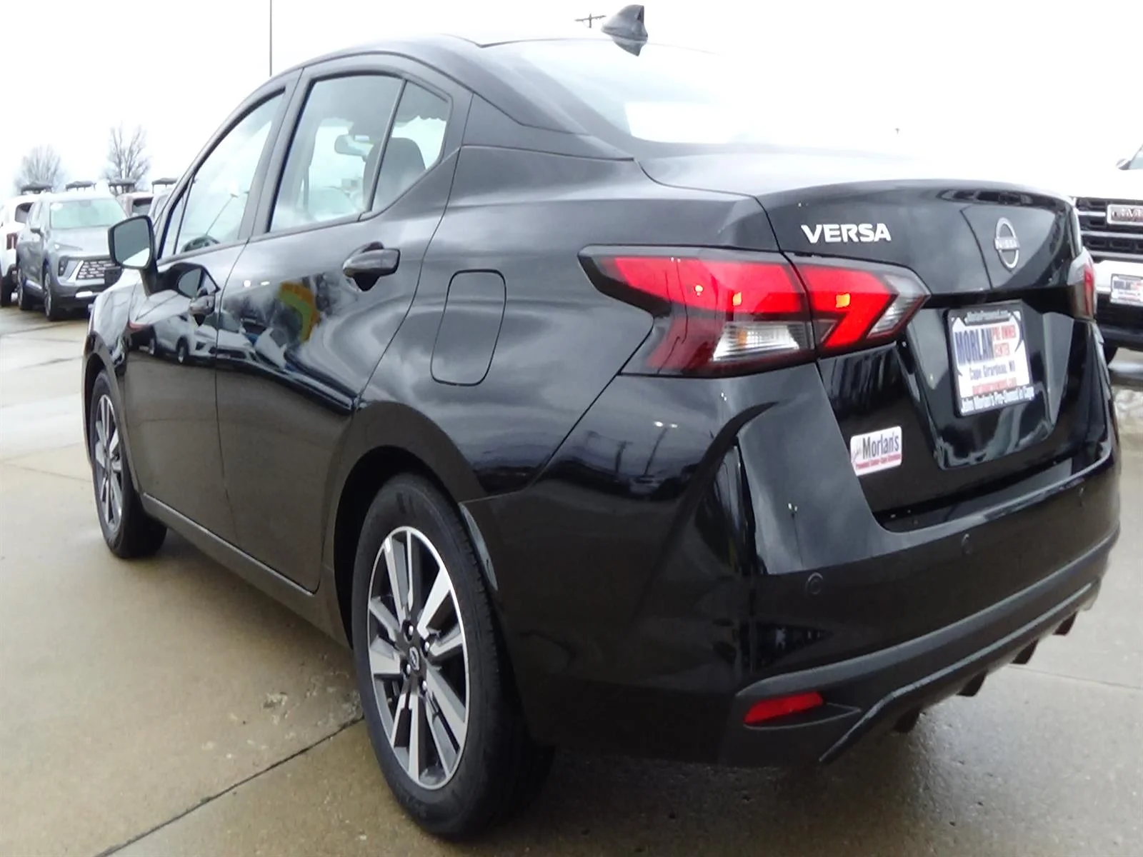 Used 2025 Super Black (kh3) Nissan SV image 8