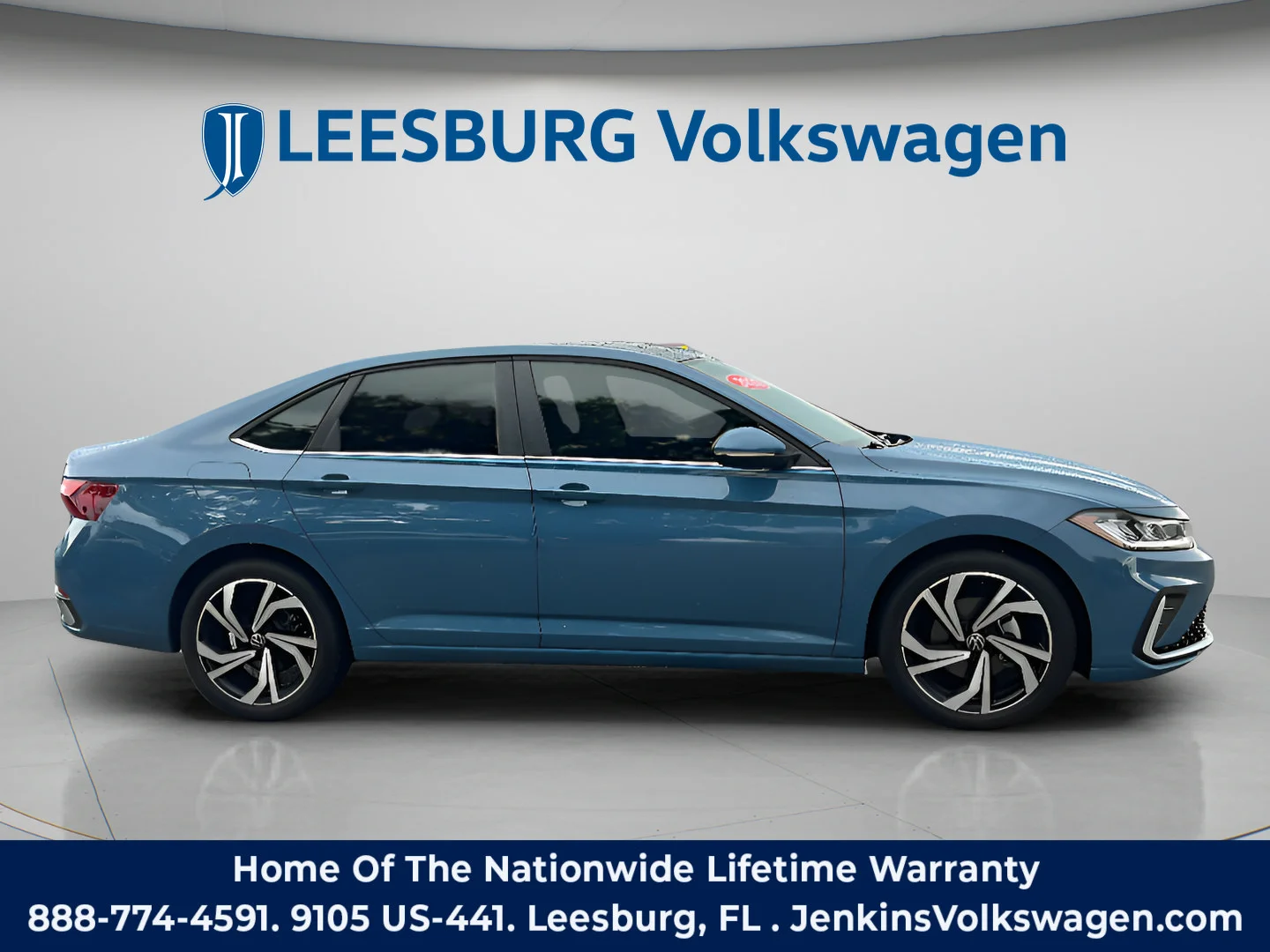 Used 2025 Monterey Blue Volkswagen SEL image 2