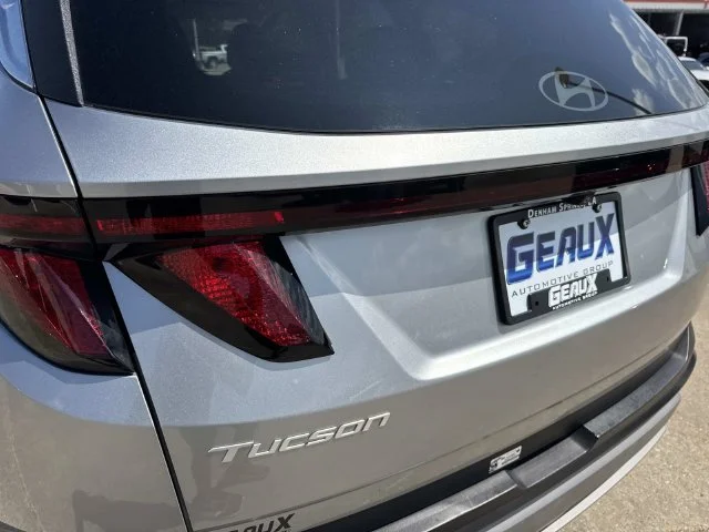 Used 2025 Silver Hyundai SEL image 17
