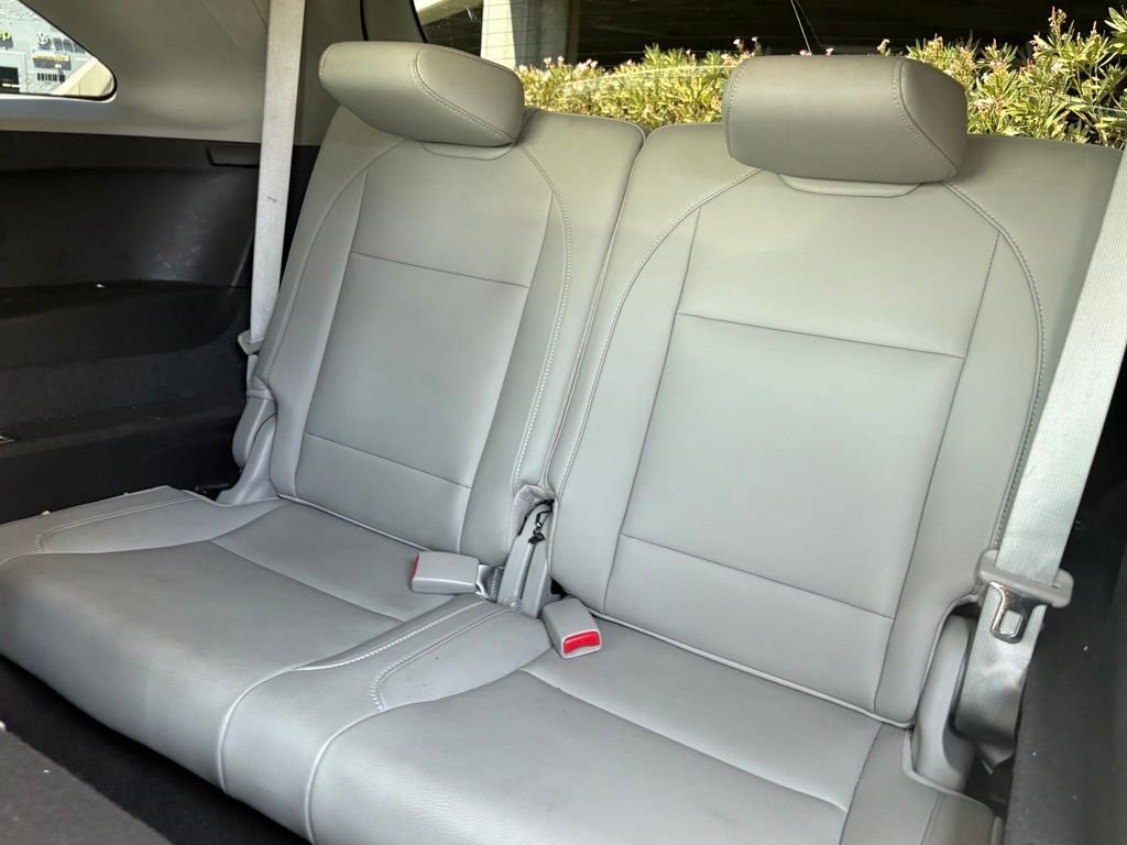 Used 2019 Silver Acura 3.5L image 13