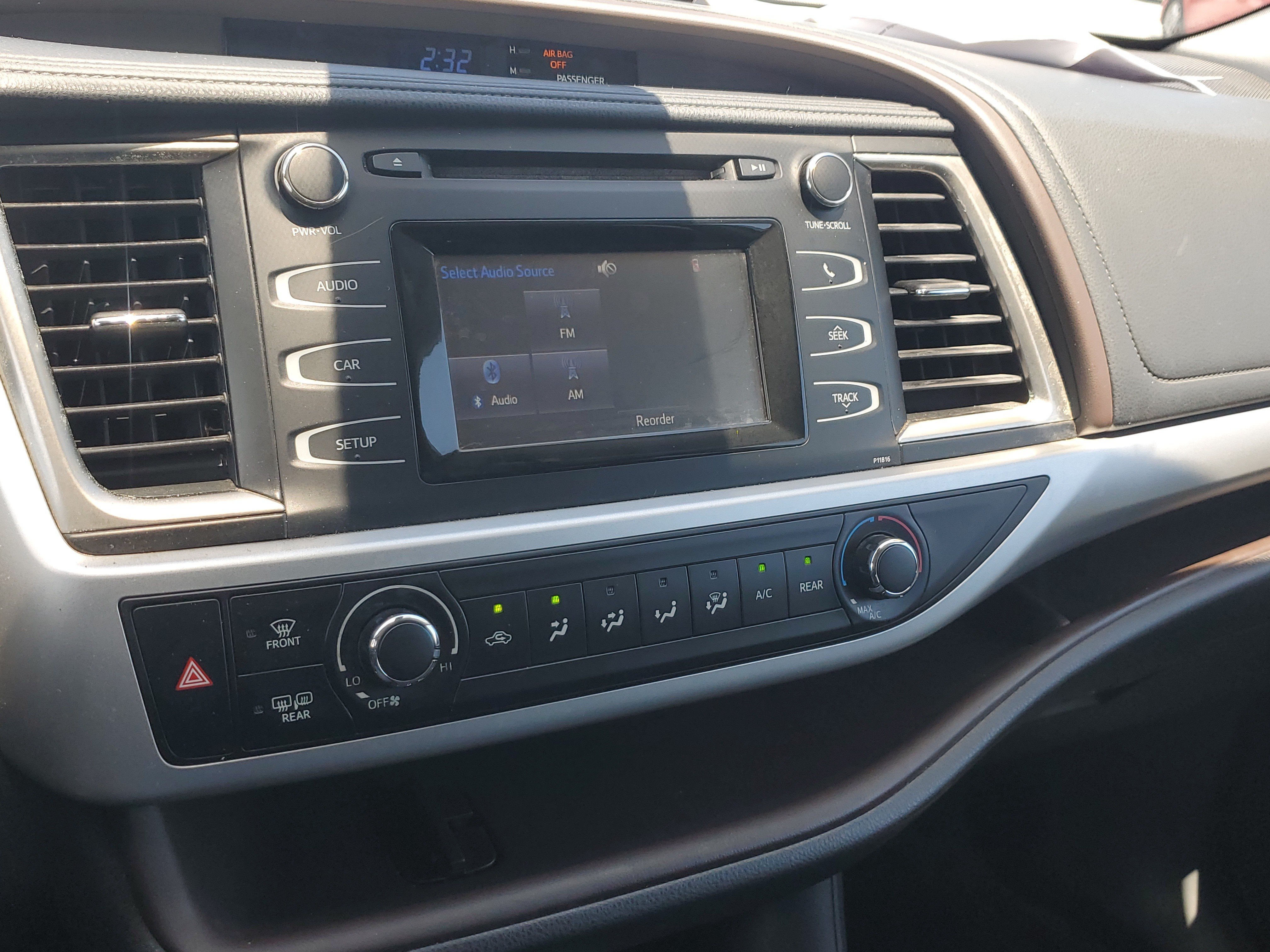 Used 2019 Celestial Silver Metallic Toyota LE image 27