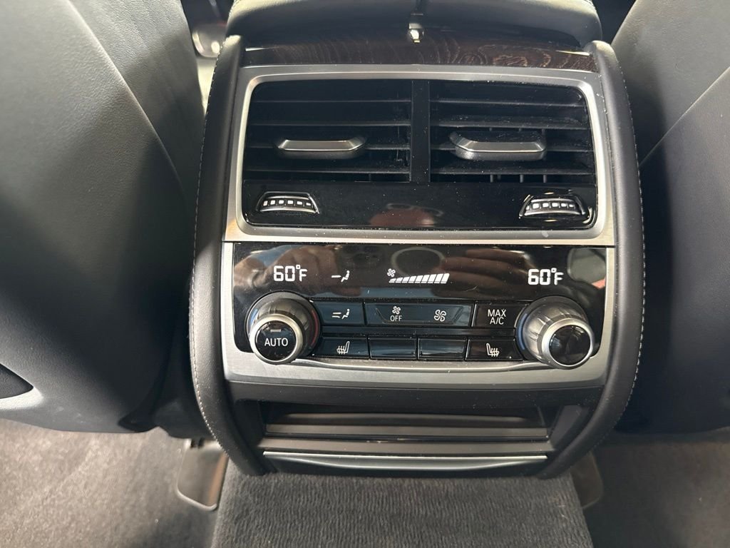 Used 2022 Black BMW 750i xDrive image 15
