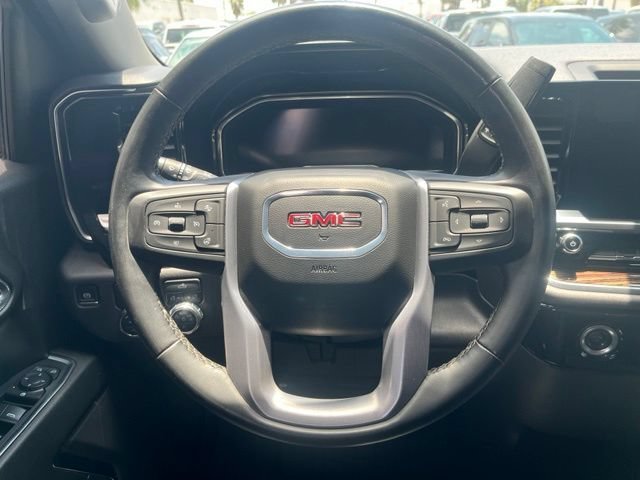Used 2024 Summit White GMC Elevation image 17