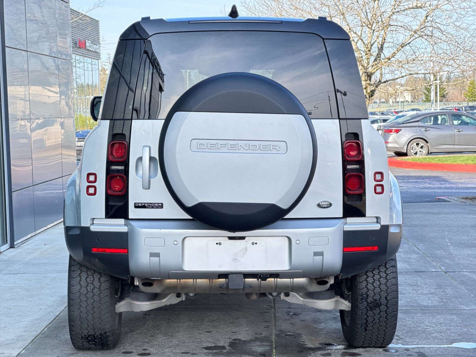 Used 2020 Silver Land Rover First Edition image 4