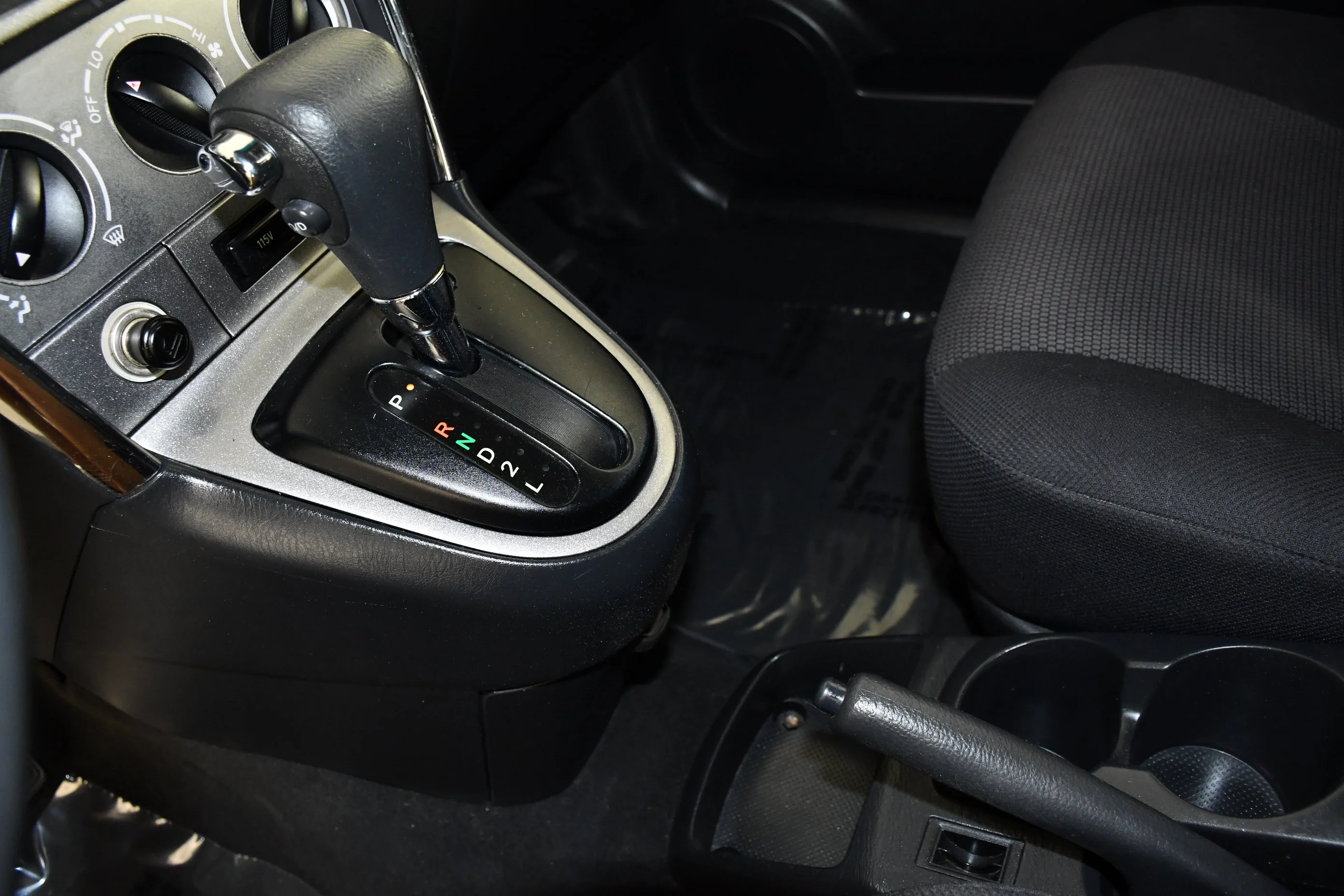 Used 2005 Abyss Black Pontiac Base image 26
