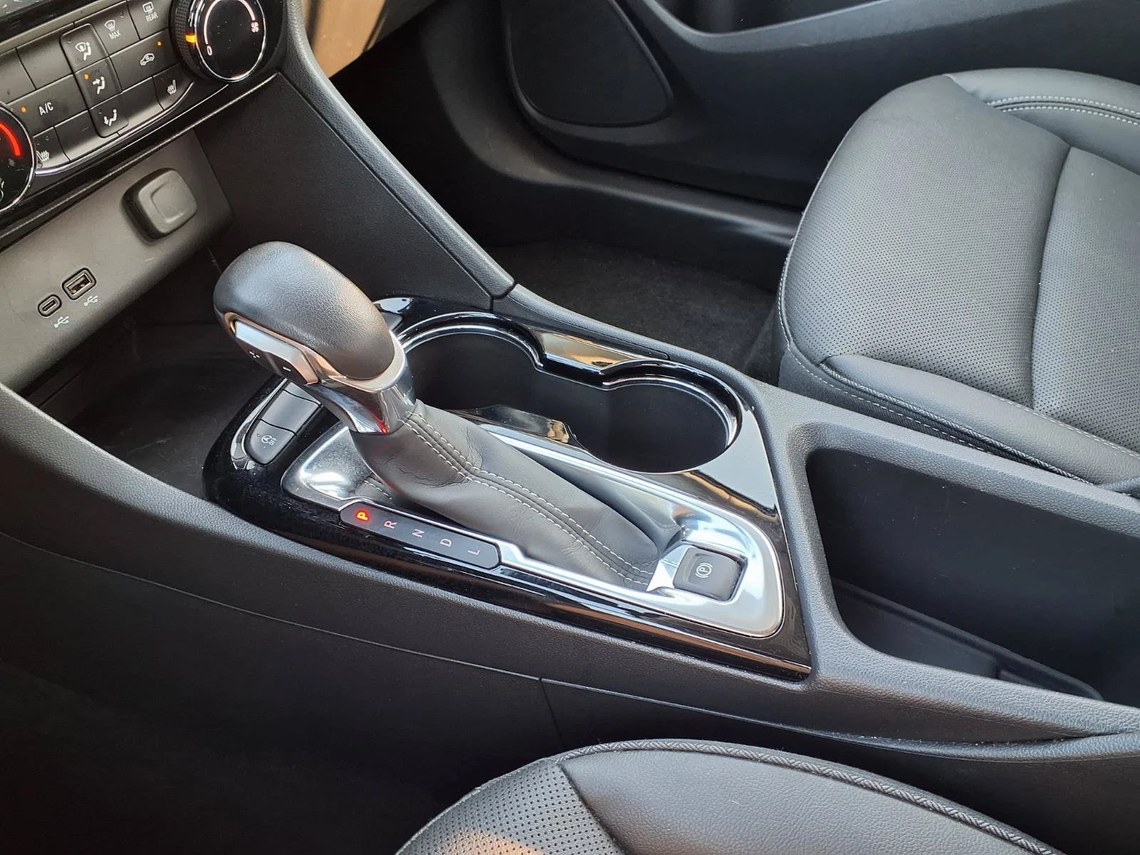 Used 2024 Ocean Blue Metallic Buick Sport Touring image 13