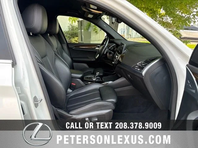 Used 2022  BMW xDrive30i image 13