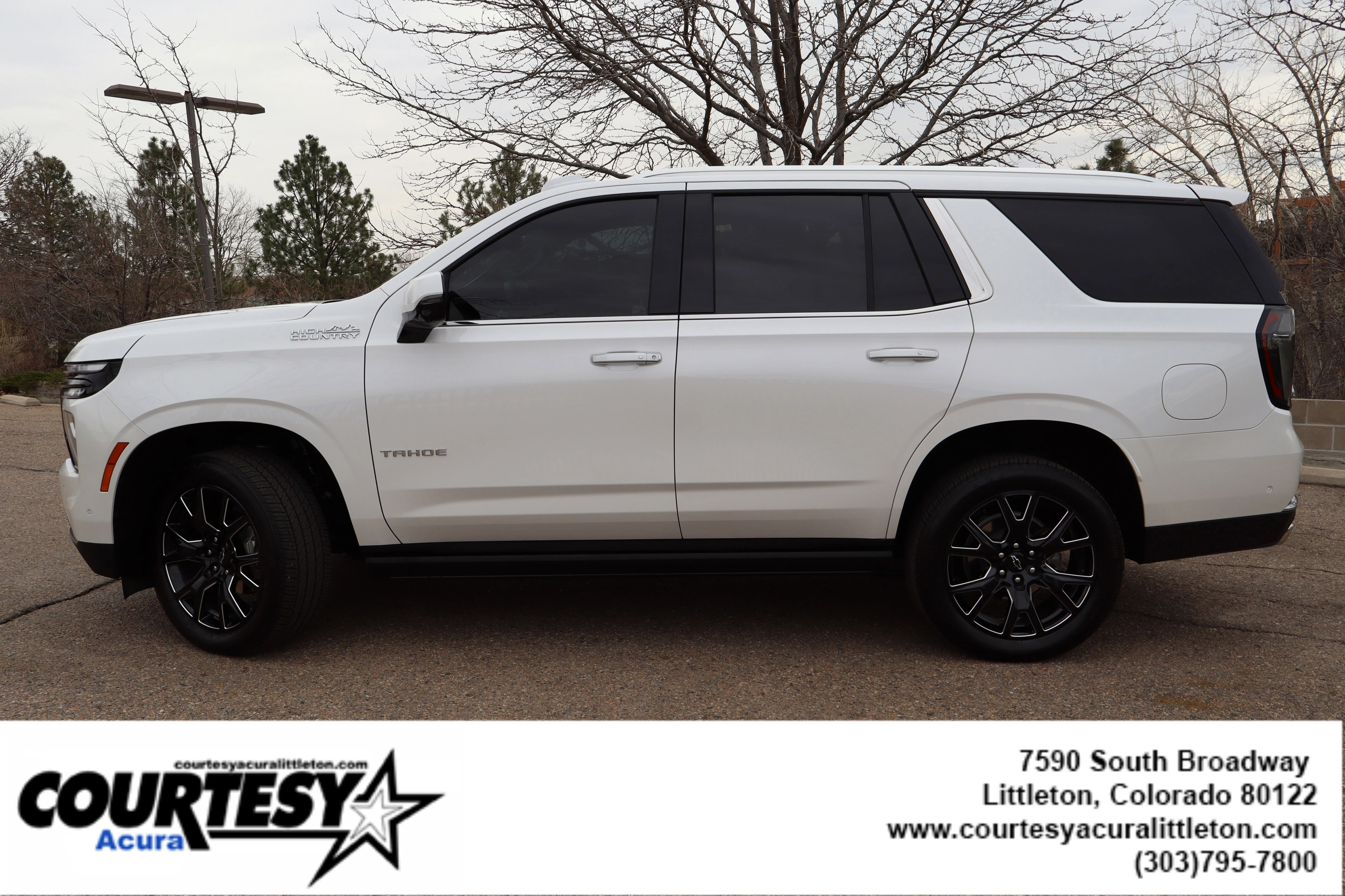 Used 2025 Iridescent Pearl Tricoat Chevrolet High Country image 3