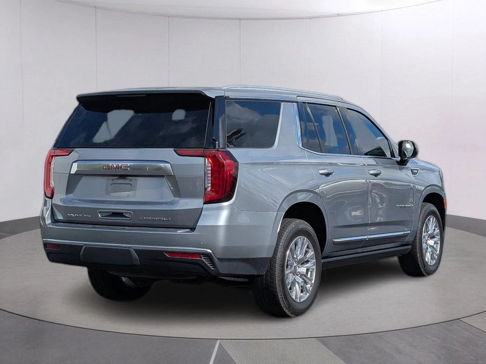 Used 2023 STERLING METALLIC GMC Denali image 7