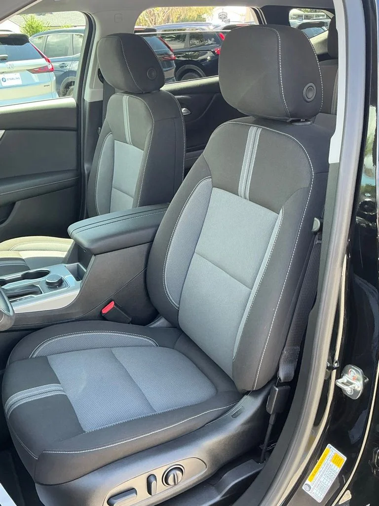 Used 2025 Black Chevrolet LT image 27