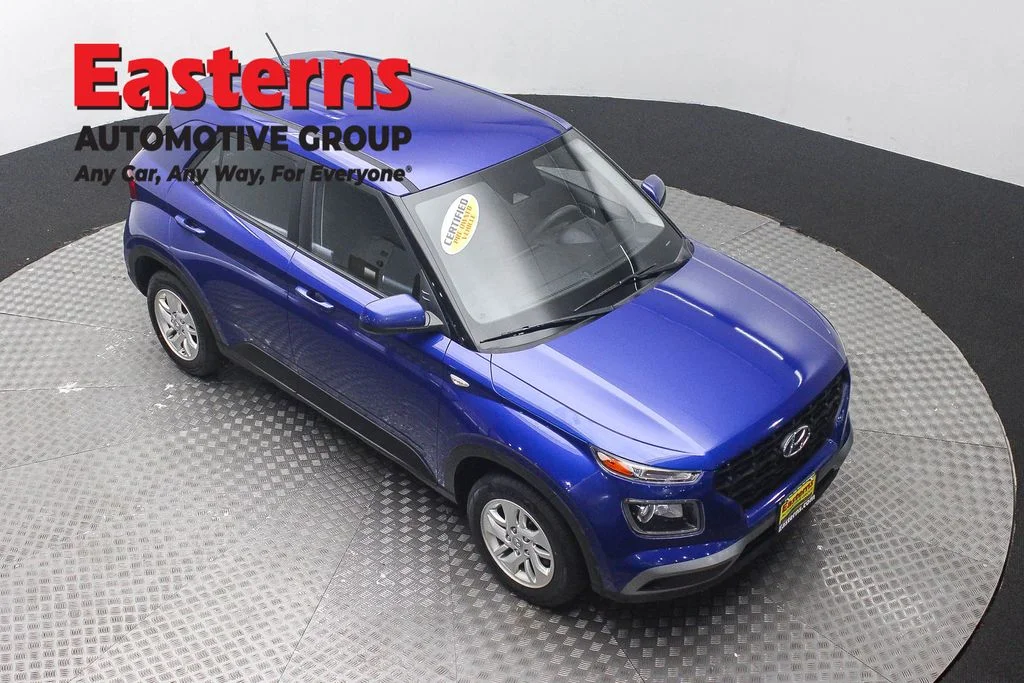 Used 2023 Blue Hyundai SE image 3