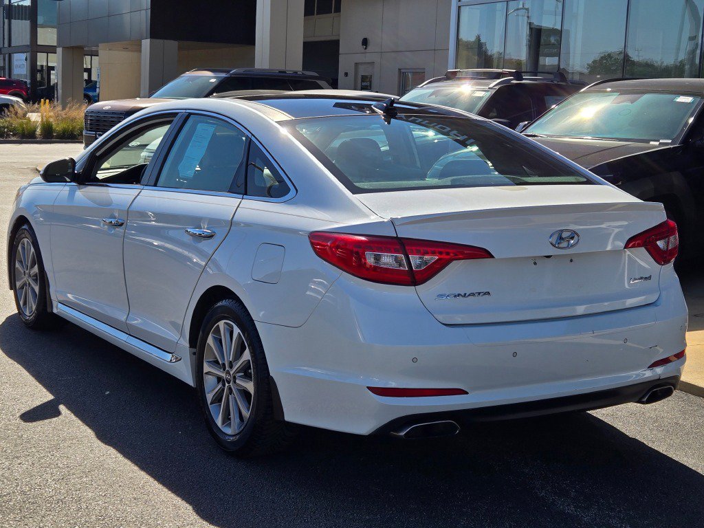 Used 2016 Quartz White Pearl Hyundai Limited image 12