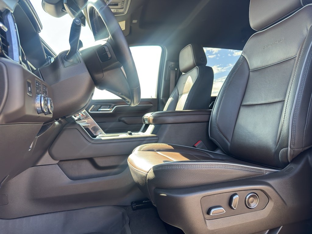 Used 2025 Downpour Metallic GMC Denali image 14