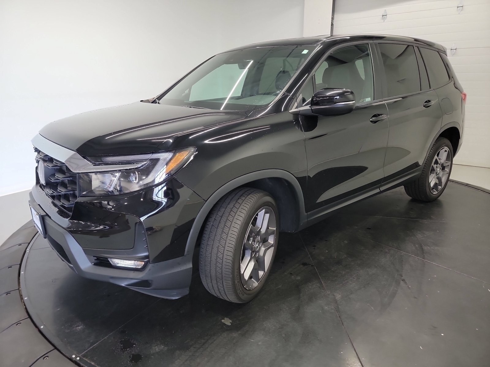 Certified Used 2023 Crystal Black Pearl Honda AWD EX-L image 3