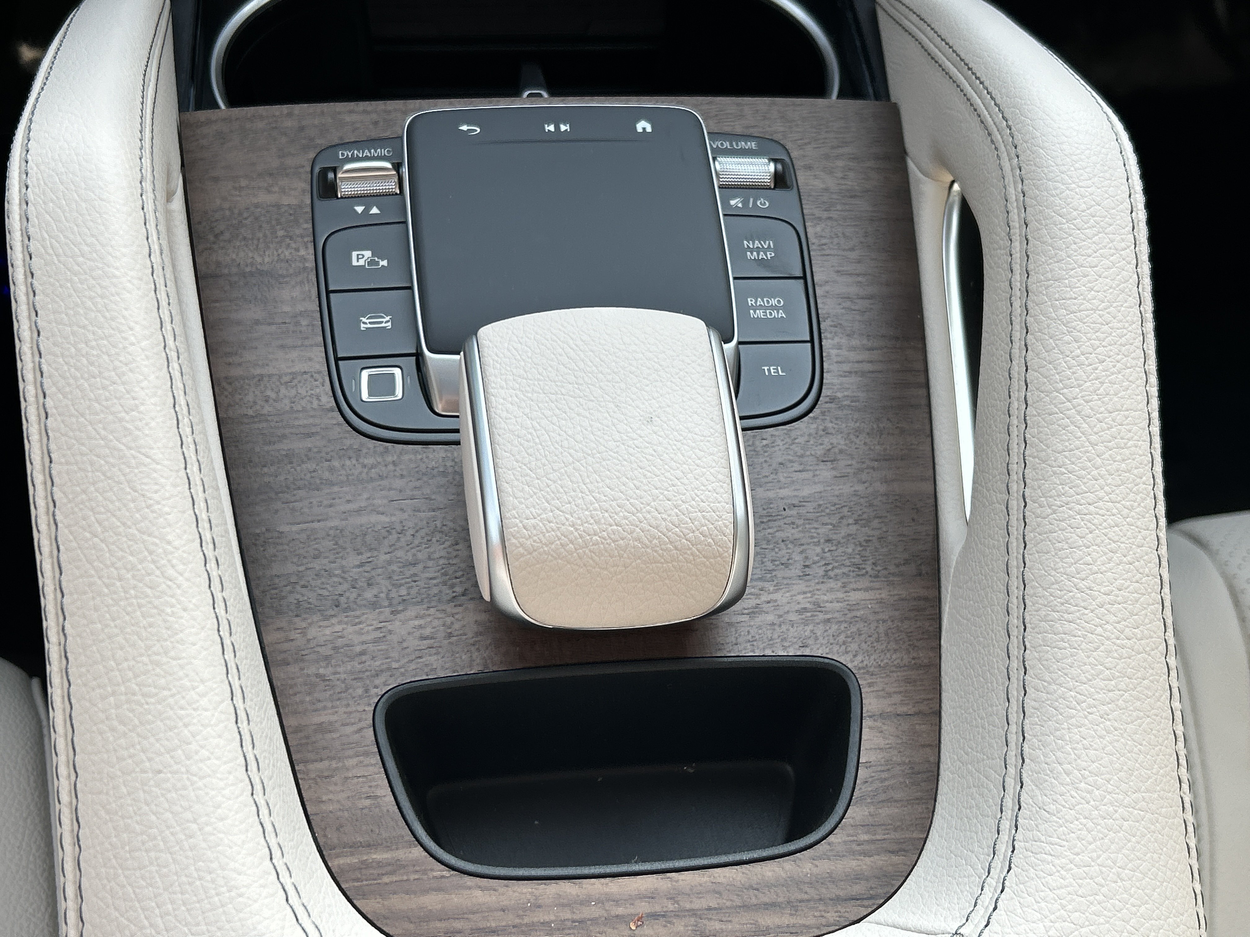New 2026 MANUFAKTUR Moonlight White Metallic Mercedes-Benz GLE 350 4MATIC® SUV image 31