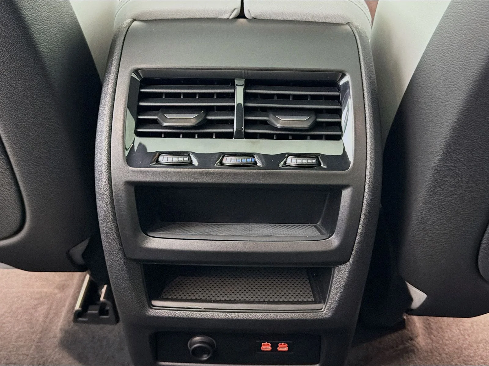 2026 BMW X5 50e - Photo 27