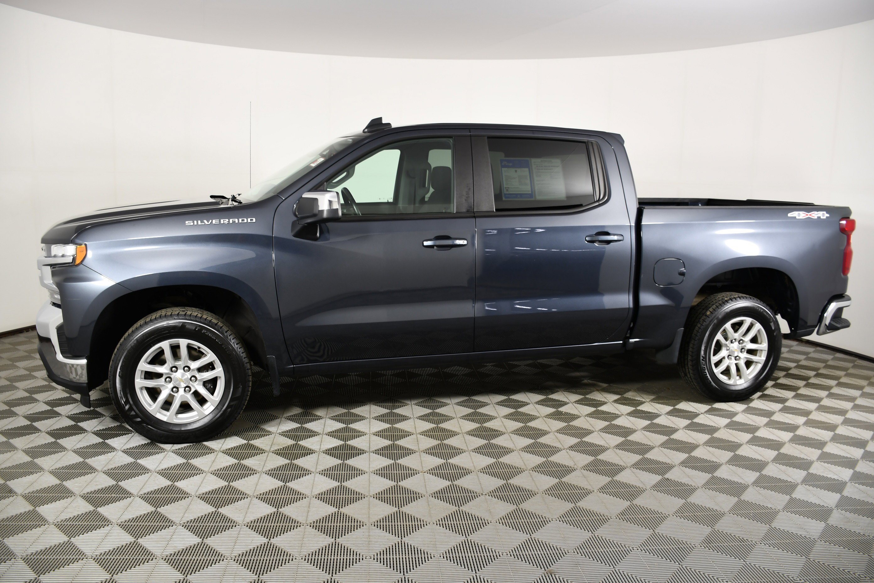 2022 Chevrolet Silverado 1500 LT - Photo 9